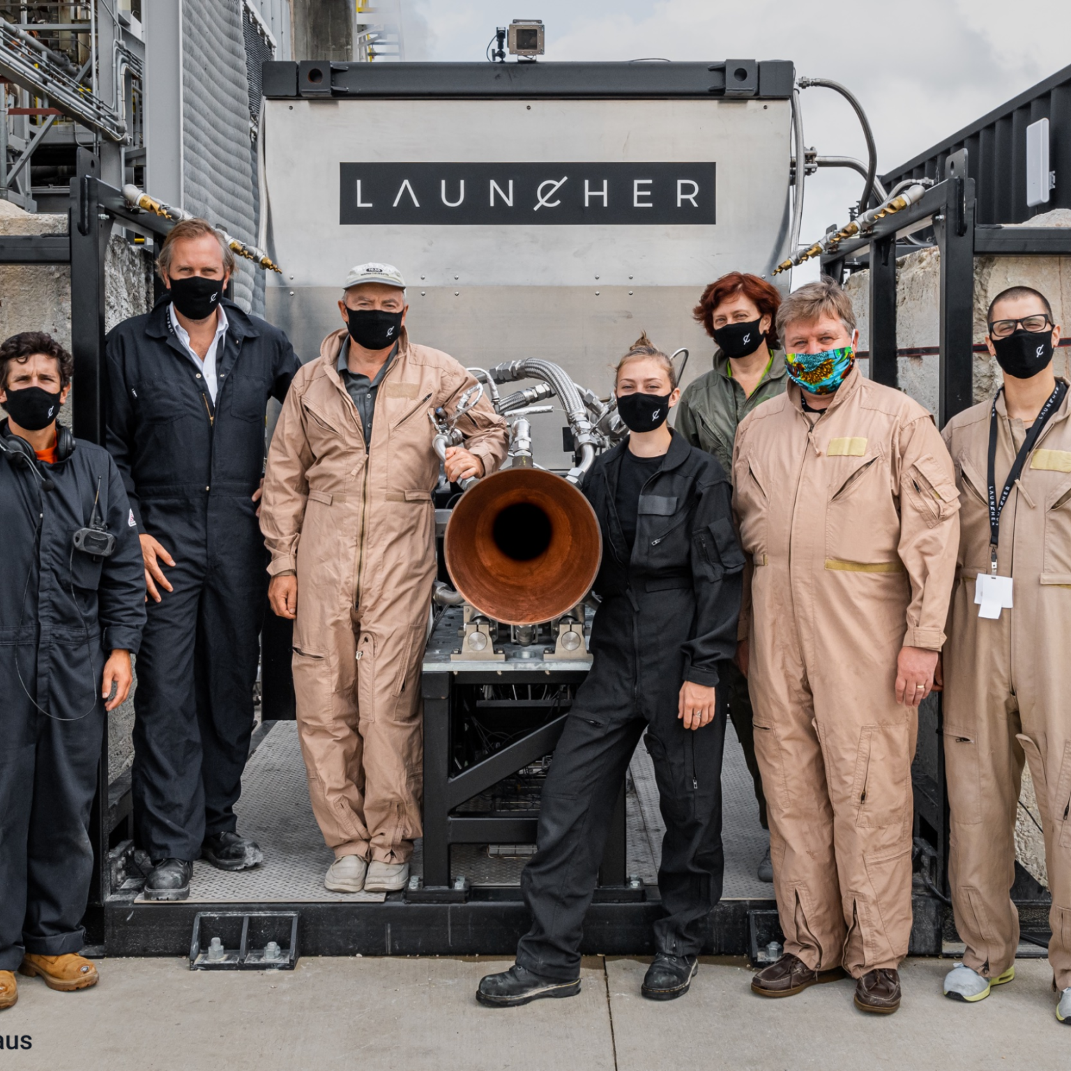 Launcher Team with AMCM-Printed Combustion Chamber on Test Stand