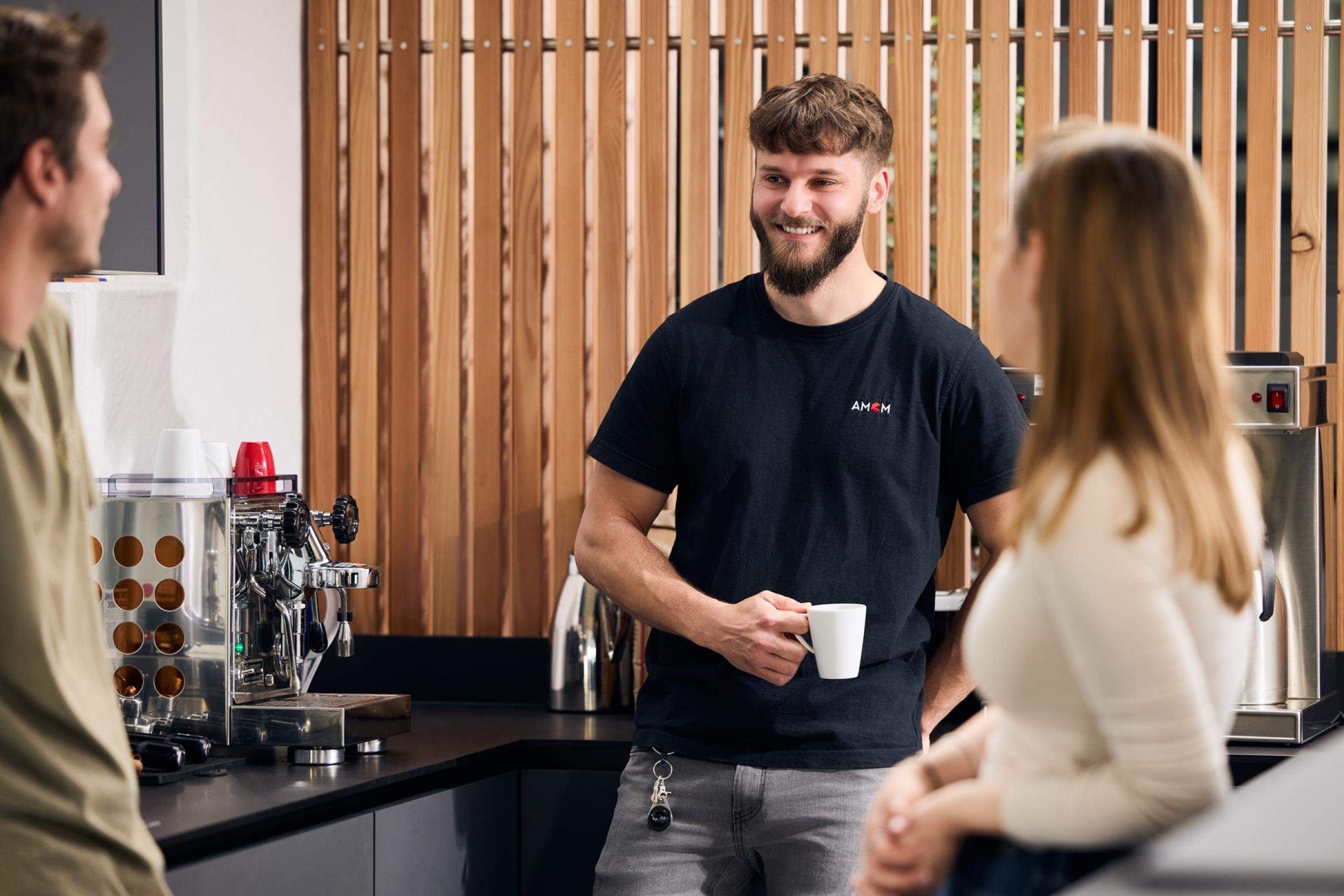 Relaxed Coffee Break at AMCM – Employee Culture & Team Moments